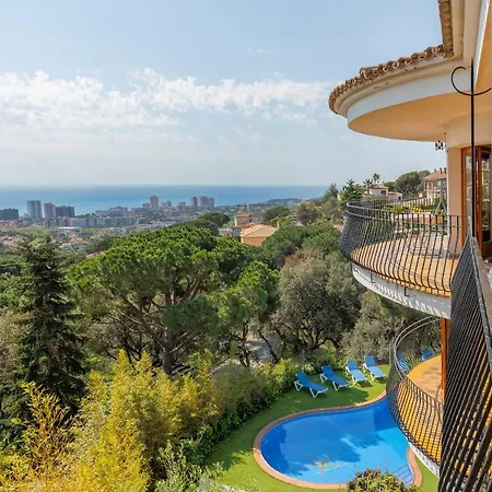 Hauzify I Casa Les Suredes Сasa de vacaciones