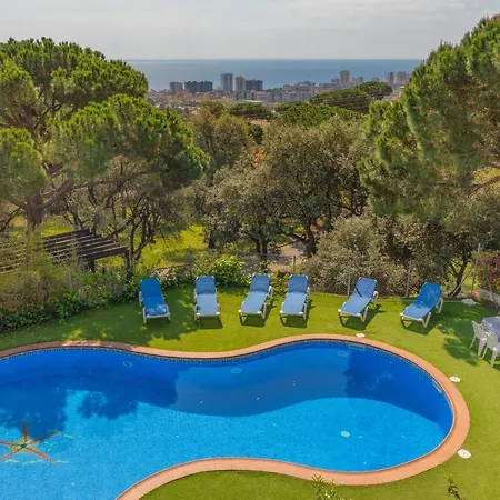 Hauzify I Casa Les Suredes Сasa de vacaciones