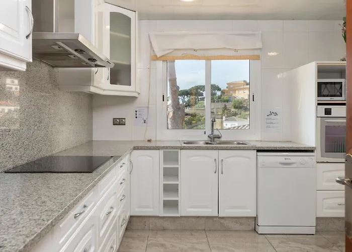 Hauzify I Casa Suredes بلاتجا ذارو