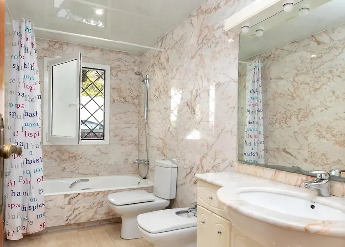 Hauzify I Casa Suredes بيت للعطل *